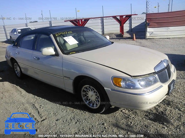 1998 Lincoln Town Car 1LNFM83W1WY684530 image 0