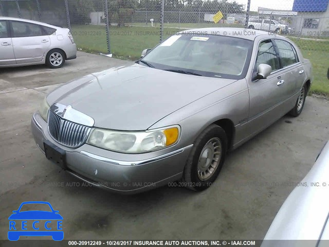 2000 Lincoln Town Car EXECUTIVE 1LNHM81W9YY898213 зображення 1