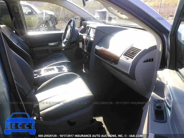 2008 Chrysler Town and Country 2A8HR54P68R800082 image 4