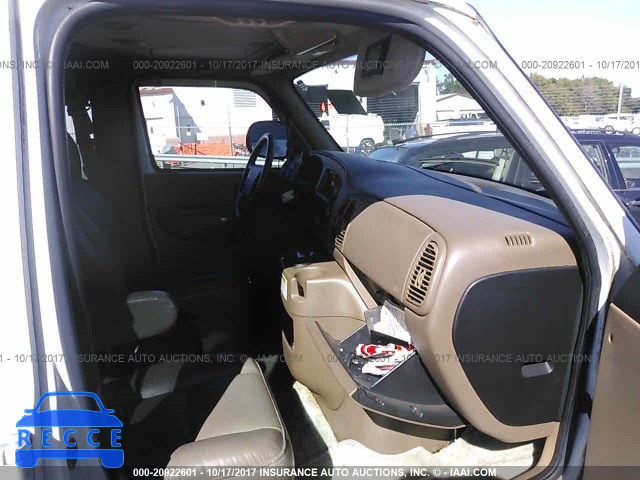 2000 Dodge Ram Van B1500 2B6HB11Y8YK112681 image 4