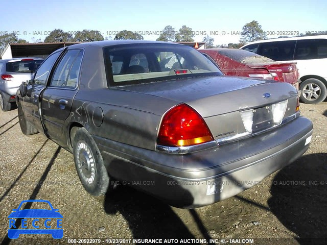 2001 Ford Crown Victoria 2FAFP73W51X139418 image 2