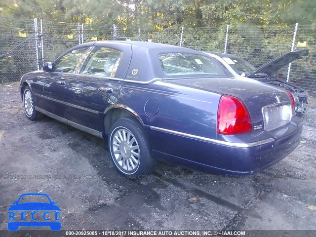 2004 Lincoln Town Car EXECUTIVE/SIGNATURE 1LNHM81W74Y606813 Bild 2