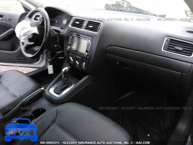 2011 Volkswagen Jetta SE 3VWDZ7AJ2BM342005 image 4