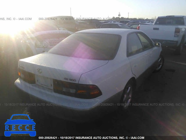 1998 Lexus ES 300 JT8BF28GXW5032369 image 3