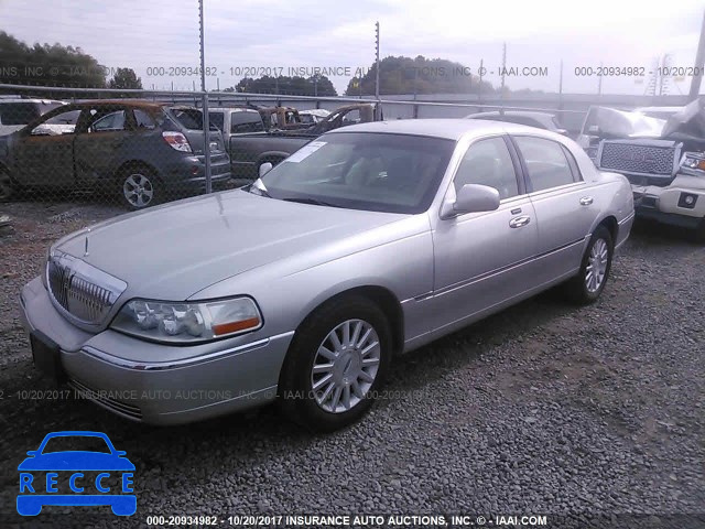 2004 LINCOLN TOWN CAR EXECUTIVE/SIGNATURE 1LNHM81W84Y681942 Bild 1