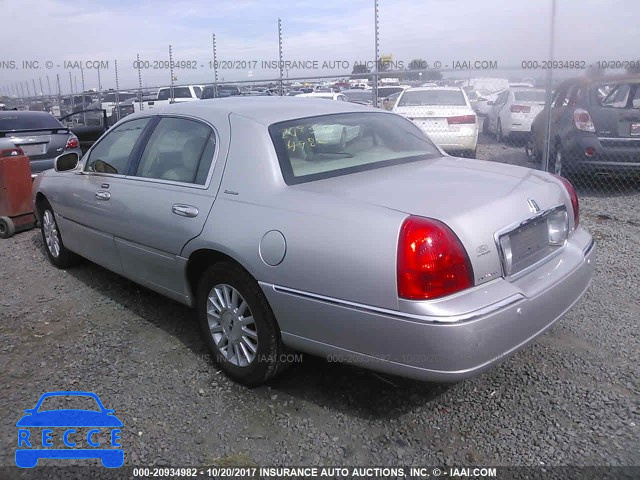 2004 LINCOLN TOWN CAR EXECUTIVE/SIGNATURE 1LNHM81W84Y681942 Bild 2