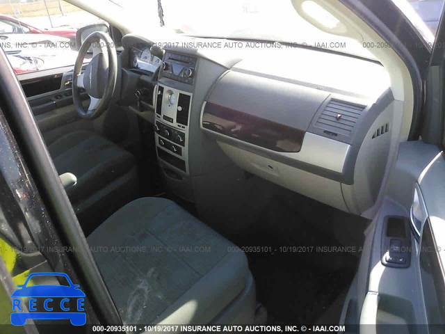 2010 Chrysler Town & Country TOURING 2A4RR5D17AR352491 image 4
