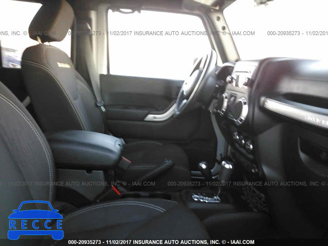 2014 Jeep Wrangler Unlimited SAHARA 1C4BJWEG1EL165611 зображення 4