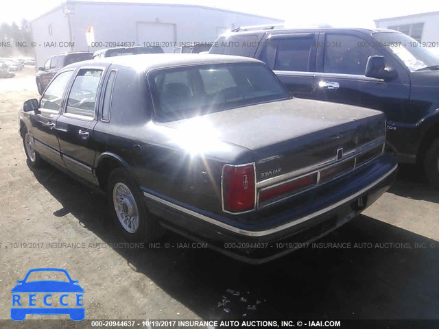 1997 Lincoln Town Car 1LNLM81W0VY627501 Bild 2