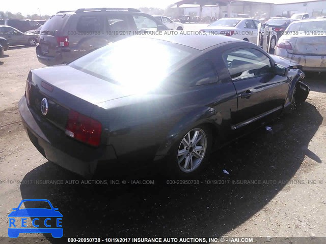 2008 Ford Mustang 1ZVHT80N185182064 image 3