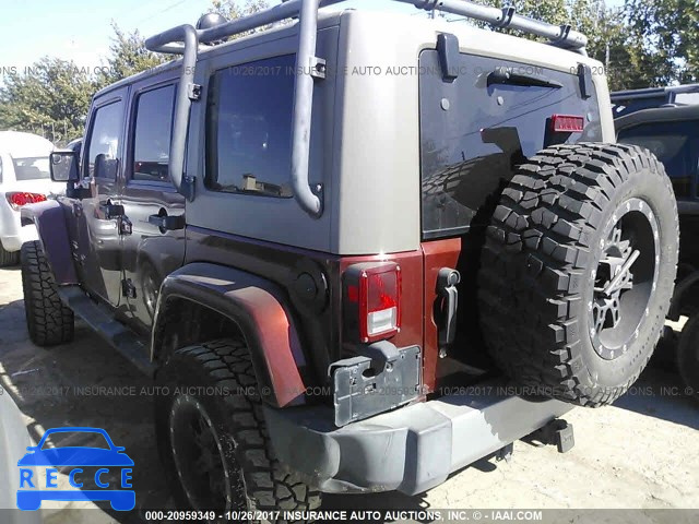 2008 Jeep Wrangler Unlimited SAHARA 1J4GA591X8L607662 Bild 2