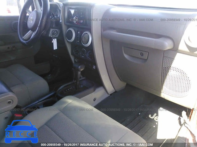 2008 Jeep Wrangler Unlimited SAHARA 1J4GA591X8L607662 image 4