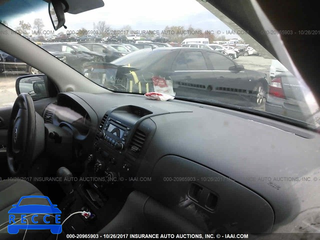 2006 KIA Sedona KNDMB233766046959 image 4