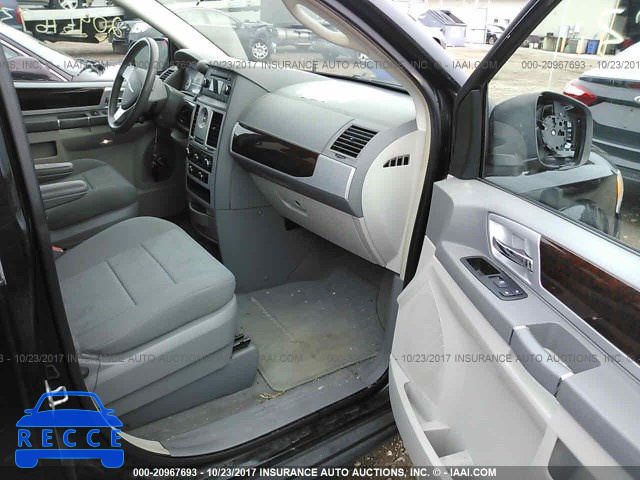 2010 Chrysler Town & Country TOURING 2A4RR5D10AR478840 image 4