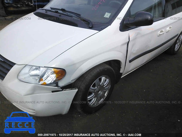 2006 Chrysler Town and Country 1A4GP45R16B671256 image 5