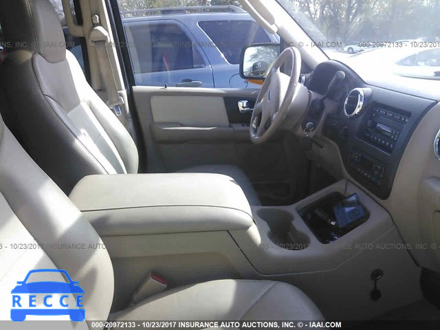 2005 Ford Expedition 1FMFU18575LA02527 image 4