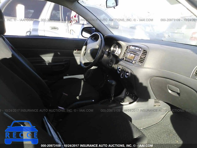 2011 Hyundai Accent KMHCM3AC6BU188686 image 4