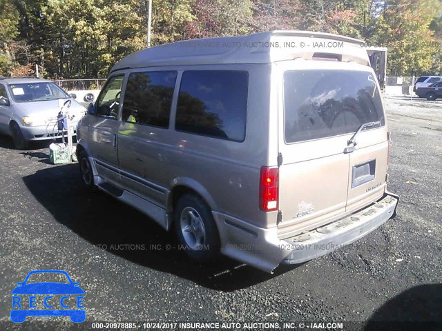 1998 Chevrolet Astro 1GBDM19W1WB153135 image 2