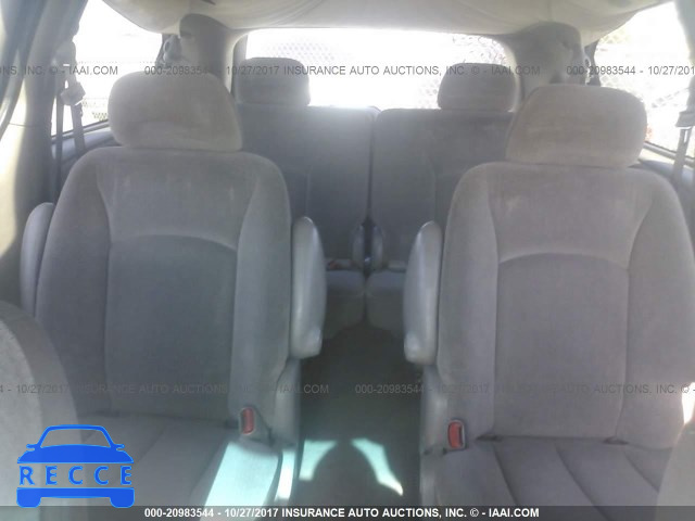 2002 Chrysler Town and Country 2C4GP74L82R593137 image 7