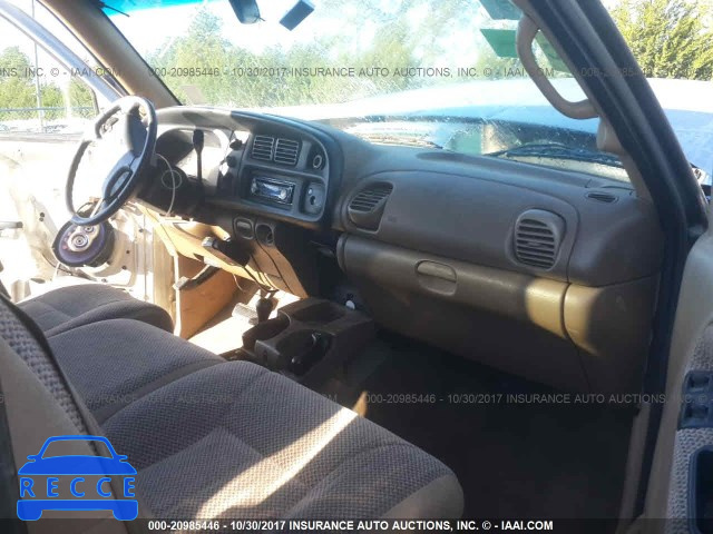 1998 Dodge RAM 2500 1B7KF2365WJ175334 зображення 4