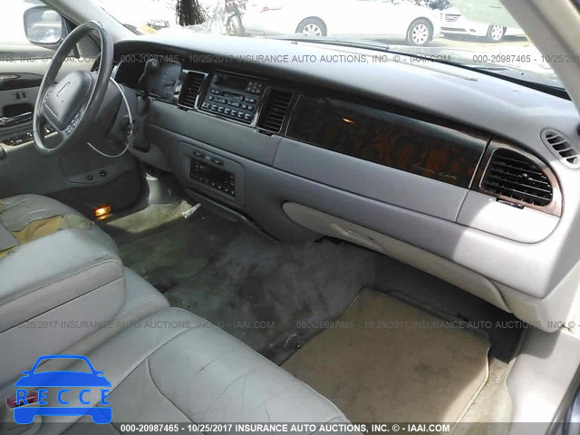 1999 Lincoln Town Car SIGNATURE 1LNHM82W9XY707676 image 4