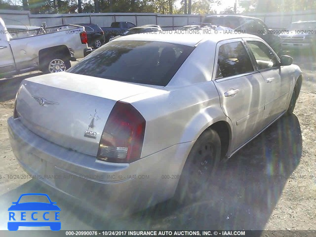 2005 Chrysler 300 2C3JA43R75H132117 image 3