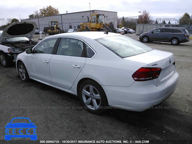 2015 Volkswagen Passat S 1VWAT7A39FC084224 image 2