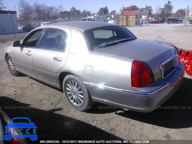 2003 Lincoln Town Car EXECUTIVE 1LNHM81W93Y655347 image 2