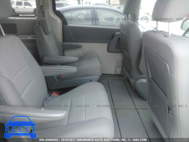 2008 Chrysler Town and Country 2A8HR54P38R843083 image 7