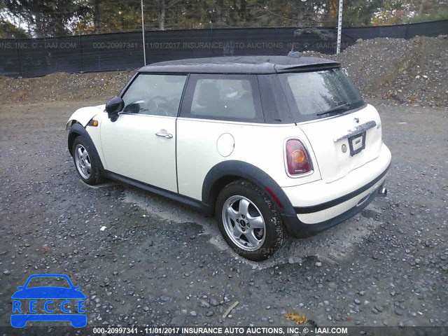 2010 Mini Cooper WMWMF3C5XATZ61520 image 2