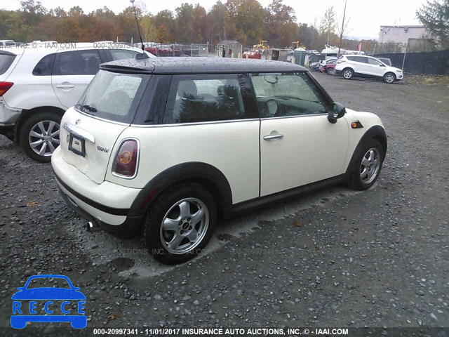 2010 Mini Cooper WMWMF3C5XATZ61520 image 3