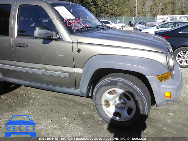 2005 Jeep Liberty 1J4GK48K55W504130 Bild 5