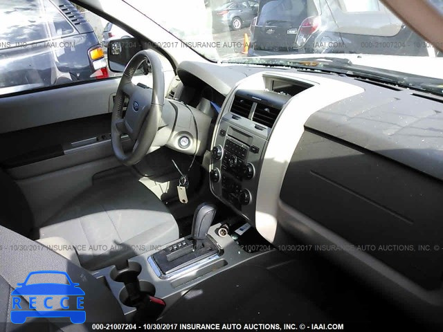 2010 Ford Escape 1FMCU0D7XAKB34637 image 4
