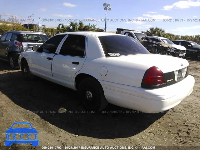 2004 Ford Crown Victoria 2FAFP71W94X136285 image 2