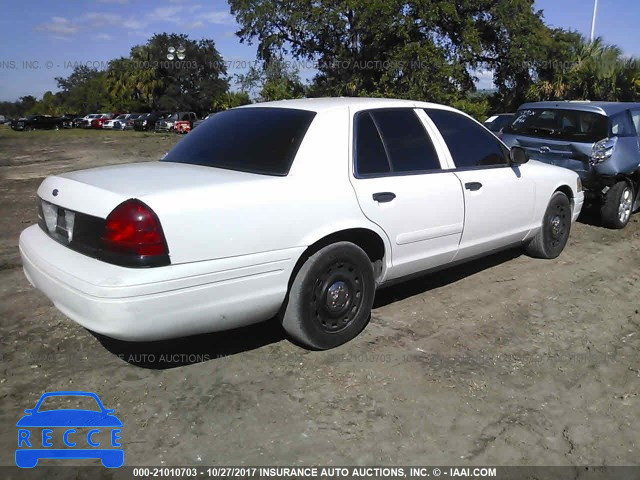 2004 Ford Crown Victoria 2FAFP71W94X136285 image 3