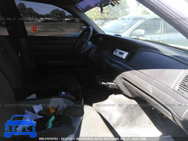 2004 Ford Crown Victoria 2FAFP71W94X136285 image 4