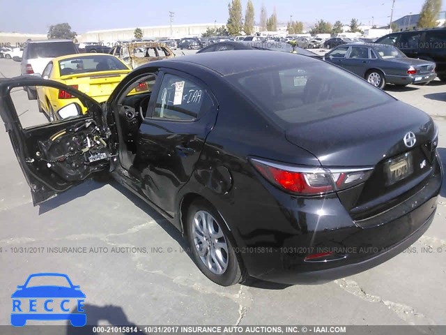 2016 Scion IA 3MYDLBZV0GY111572 image 2