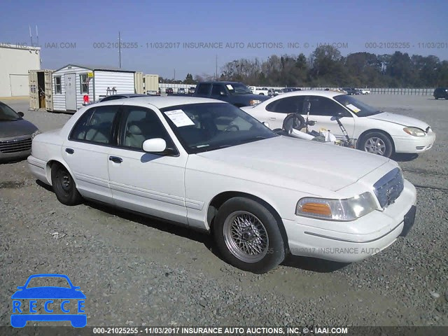 2001 Ford Crown Victoria LX 2FAFP74W91X133071 image 0