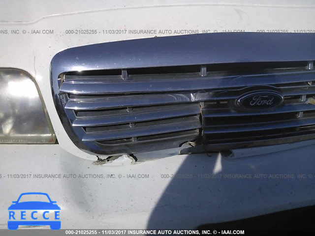 2001 Ford Crown Victoria LX 2FAFP74W91X133071 image 5