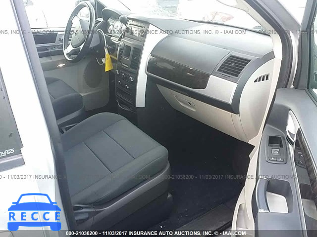 2010 Dodge Grand Caravan SXT 2D4RN5D13AR251582 зображення 4