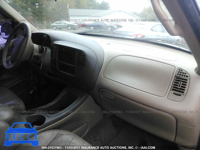 1999 Ford Expedition 1FMPU18L5XLB38063 image 4