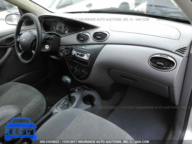 2000 Ford FOCUS SE 1FAFP3633YW148215 image 4