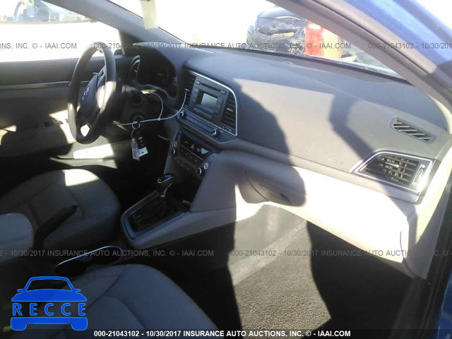 2017 HYUNDAI ELANTRA KMHD74LF4HU097160 image 4