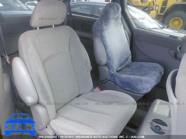 2002 Chrysler Town and Country 2C8GP44372R552544 image 7