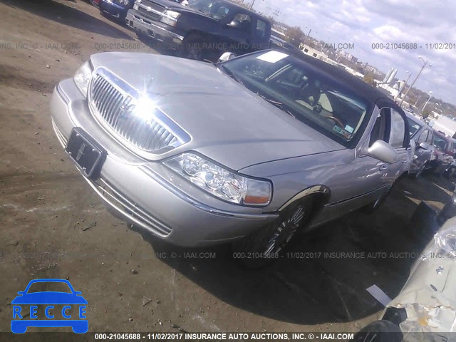 2006 Lincoln Town Car SIGNATURE LIMITED 1LNHM82W76Y601144 Bild 1