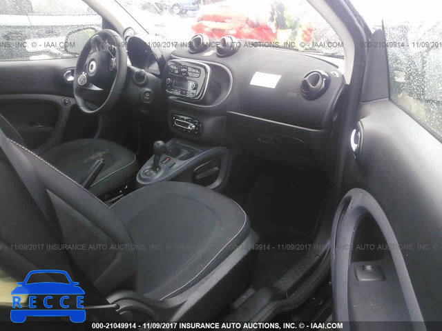 2016 Smart Fortwo WMEFJ5DA0GK075823 Bild 4