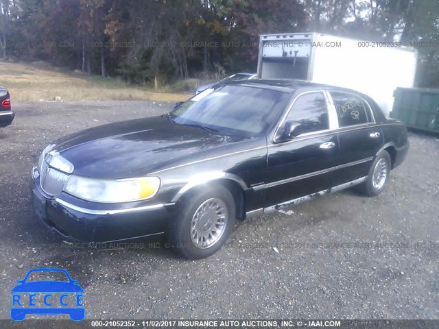 2001 Lincoln Town Car CARTIER 1LNHM83W11Y621560 image 1