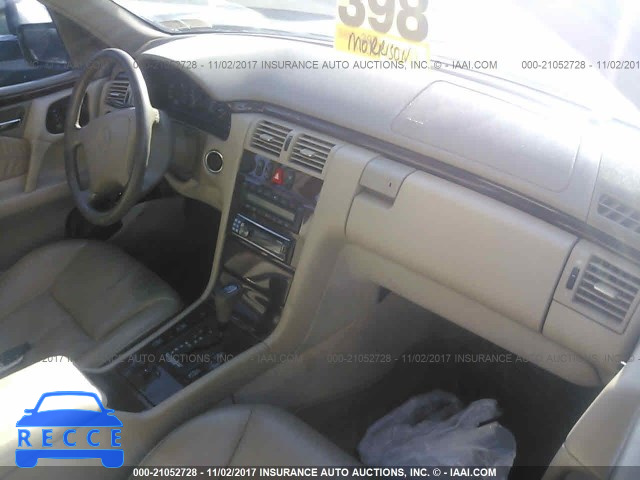 1998 Mercedes-benz E 320 4MATIC WDBJH82F2WX009519 зображення 4