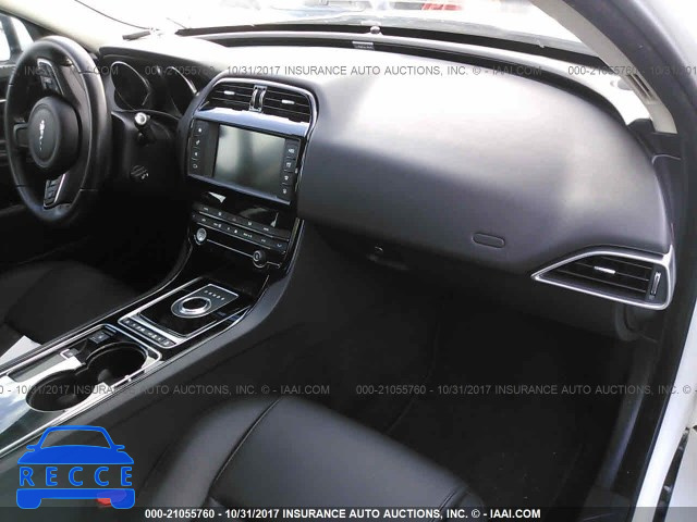 2017 JAGUAR XE SAJAR4BG4HA977449 image 4