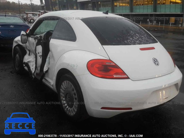 2014 Volkswagen Beetle 3VWJ17AT3EM639137 Bild 2
